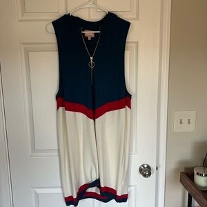 Show me your mumu , red, white and blue